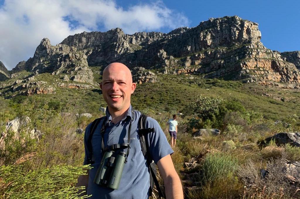 Hans Schoppers tijdens een excursie bij Kaapstad in Zuid-Afrika