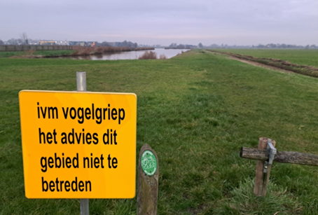 Bord met waarschuwing tegen vogelgriep