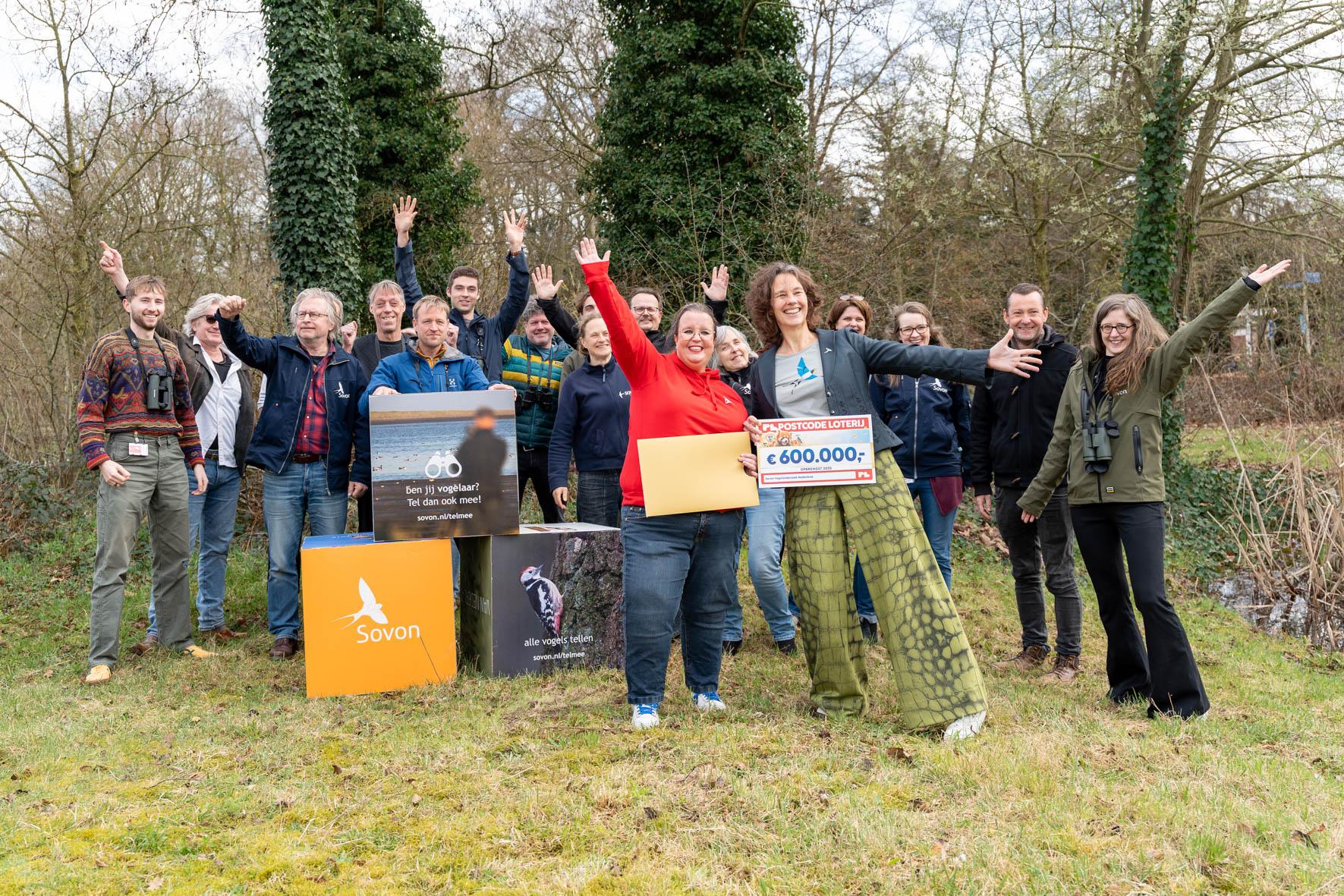 Cheque overhandiging Postcode Loterij