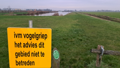 Bord met waarschuwing tegen vogelgriep